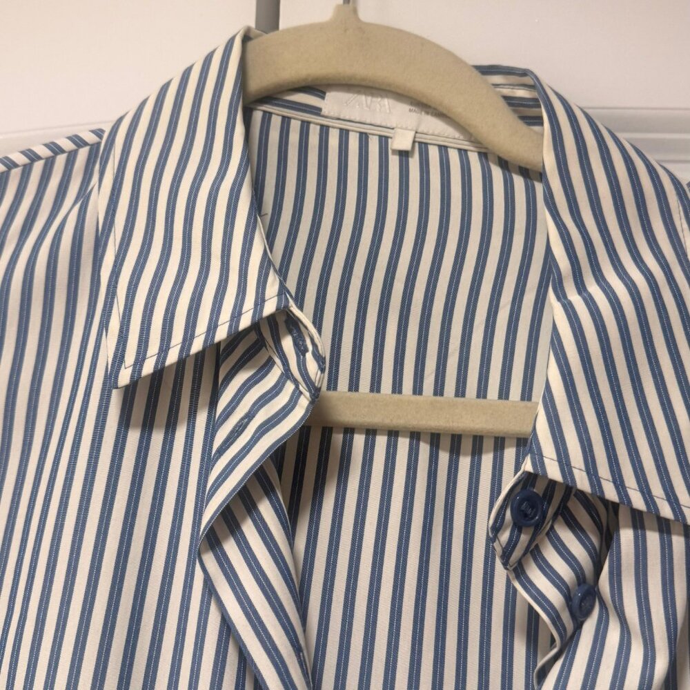 Zara Blue & White Striped Button Down Shirt | Classic Tailored Blouse | NWOT - Picture 2 of 7